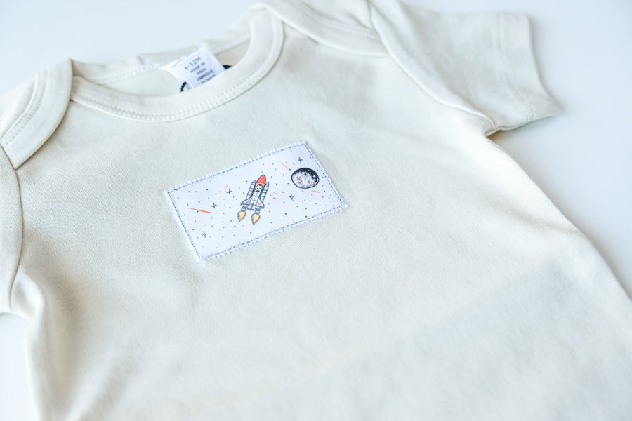 Space Shuttle Organic Baby Bodysuit baby clothes Couloir[ART.] 